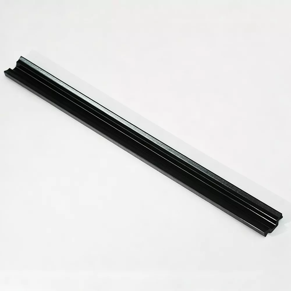 Striscia isolante termica tipo C PA66 GF25 Striscia isolante termica tipo C PA66 GF25
